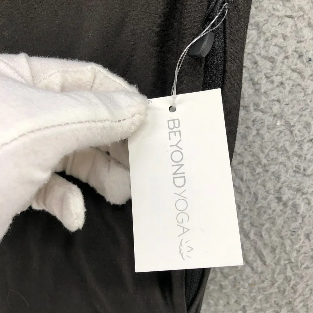 NWT Beyond Yoga Infinity Scarf Black Zip Pocket Active Travel‎ Zip Pocket